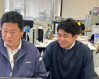 先輩社員の写真１