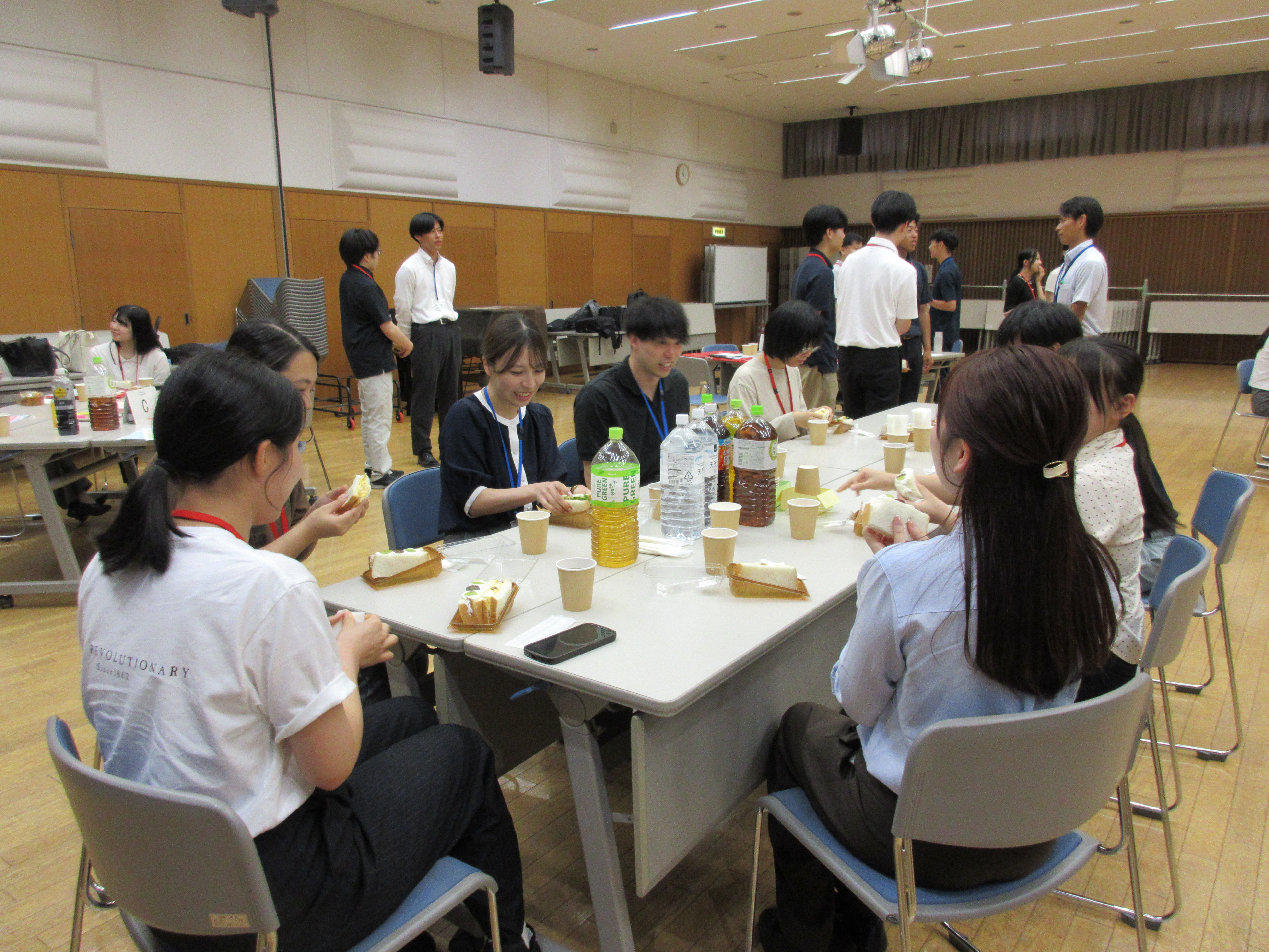 立食
